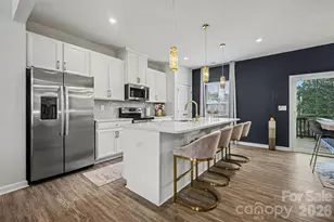 2625 Grantham Place Dr, Fort Mill, SC 29715 - Photo 4