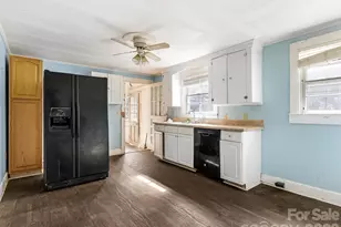 2346 Sam Newell Rd, Matthews, NC 28105 - Photo 4