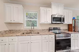 328 Mountain Lion Trl, Maggie Valley, NC 28751 - Photo 18