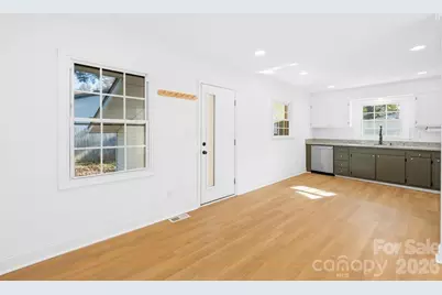 3801 Winterfield Place, Charlotte, NC 28205 - Photo 12