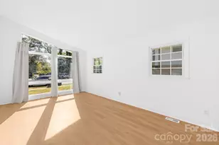 3801 Winterfield Pl, Charlotte, NC 28205 - Photo 6