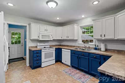 15 Asbury Cottage Drive, Candler, NC 28715 - Photo 10