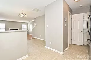 8627 Meadowmont View Dr, Charlotte, NC 28269 - Photo 14