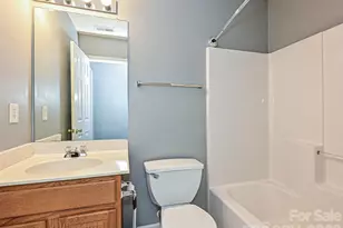 8627 Meadowmont View Dr, Charlotte, NC 28269 - Photo 30