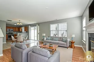 8627 Meadowmont View Dr, Charlotte, NC 28269 - Photo 6