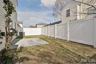 8627 Meadowmont View Dr, Charlotte, NC 28269 - Photo 32