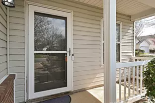 8627 Meadowmont View Dr, Charlotte, NC 28269 - Photo 2