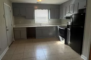 344 Fairgreen Dr, Charlotte, NC 28217 - Photo 4