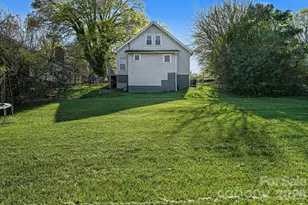 224 E Catawba Ave, Mooresville, NC 28115 - Photo 2