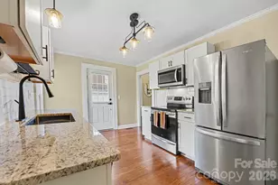 224 E Catawba Ave, Mooresville, NC 28115 - Photo 2
