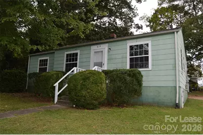 819 Charlotte Avenue, Statesville, NC 28677 - Photo 2