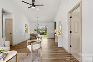 1420 Eagles Landing Dr, Charlotte, NC 28214 - Photo 2