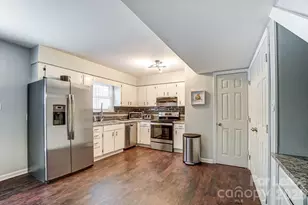 8518 Castle Pine Ct, Charlotte, NC 28226 - Photo 12