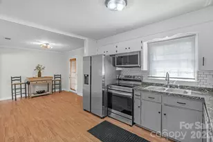 708 E John St, Matthews, NC 28105 - Photo 8