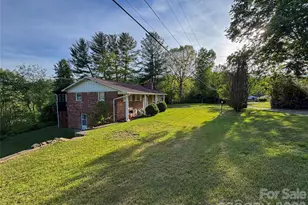 70 Winchester Dr, Waynesville, NC 28785 - Photo 10
