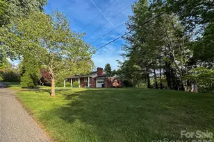 70 Winchester Dr, Waynesville, NC 28785 - Photo 2