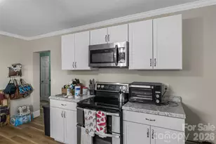 620 Linville St, Morganton, NC 28655 - Photo 12