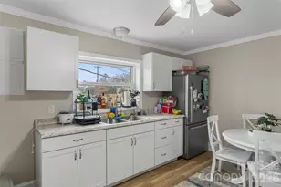 620 Linville St, Morganton, NC 28655 - Photo 10