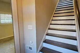 1202 Macomb Pl, Charlotte, NC 28208 - Photo 2