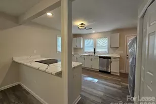 2507 Moreland St, Charlotte, NC 28208 - Photo 2