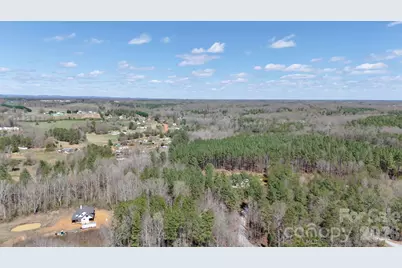 000 Suzanne Lane, Statesville, NC 28677 - Photo 2