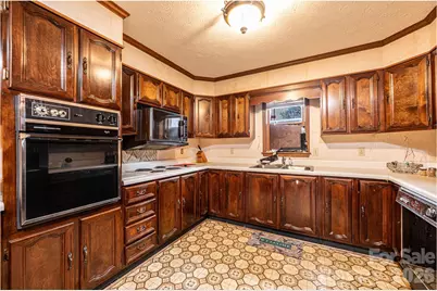 7141 Knobs Landing, Connelly Springs, NC 28612 - Photo 12