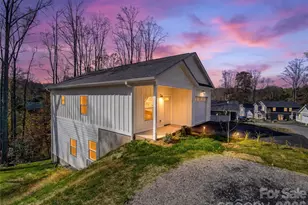 147 Northbend Dr, Asheville, NC 28804 - Photo 2