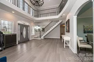 1360 Sweetbriar Ln, Hickory, NC 28602 - Photo 2