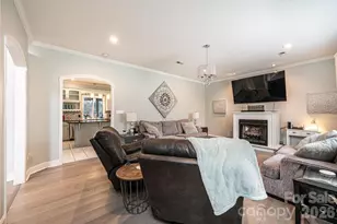 1360 Sweetbriar Ln, Hickory, NC 28602 - Photo 6