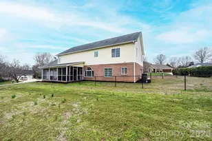 1360 Sweetbriar Ln, Hickory, NC 28602 - Photo 38