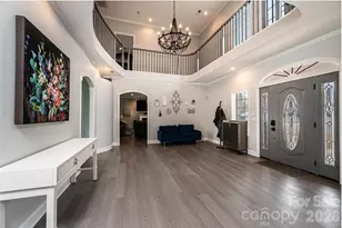 1360 Sweetbriar Ln, Hickory, NC 28602 - Photo 2