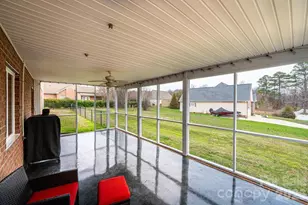 1360 Sweetbriar Ln, Hickory, NC 28602 - Photo 16