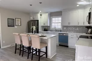 2411 Kimway Dr, Matthews, NC 28105 - Photo 4