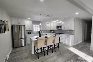 2411 Kimway Dr, Matthews, NC 28105 - Photo 8