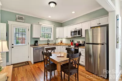 726 Rhododendron Avenue, Black Mountain, NC 28711 - Photo 8