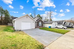 3720 Maggie Laney Dr, Charlotte, NC 28216 - Photo 2