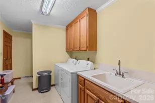 156 Eastwood Dr, Statesville, NC 28625 - Photo 32