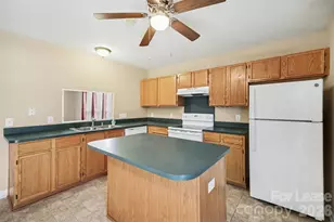 7523 Double Springs Ct, Charlotte, NC 28262 - Photo 4