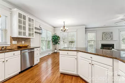 7321 Avonhurst Lane, Charlotte, NC 28269 - Photo 22