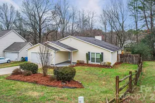 9357 Aylesbury Ln, Mint Hill, NC 28227 - Photo 2