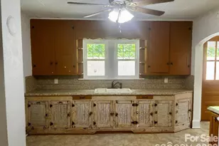 404 Huffman St, Morganton, NC 28655 - Photo 10