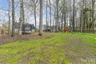 8413 Red Setter Ln, Charlotte, NC 28227 - Photo 26