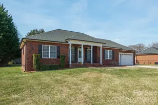 835 Sagefield Ct, Lincolnton, NC 28092 - Photo 2