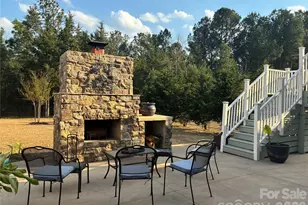 175 Sweet Briar Dr, Fort Mill, SC 29707 - Photo 2