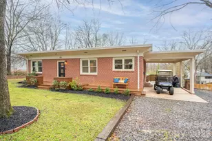 335 E Sumner St, Lincolnton, NC 28092 - Photo 6