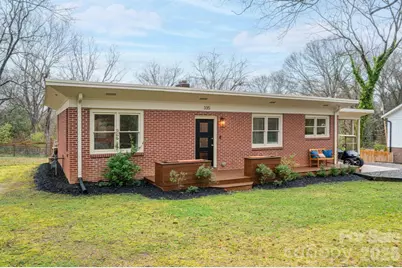 335 E Sumner Street, Lincolnton, NC 28092 - Photo 2