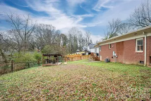 335 E Sumner St, Lincolnton, NC 28092 - Photo 36