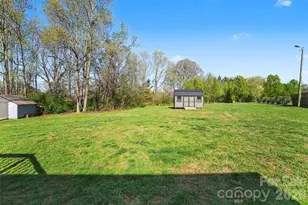 100 Acreview Ln, Maiden, NC 28650 - Photo 32