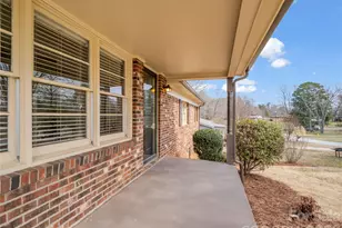 193 Oak Forest Dr, Forest City, NC 28043 - Photo 2