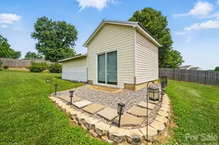 117 Pilots Ridge Dr, Bessemer City, NC 28016 - Photo 18